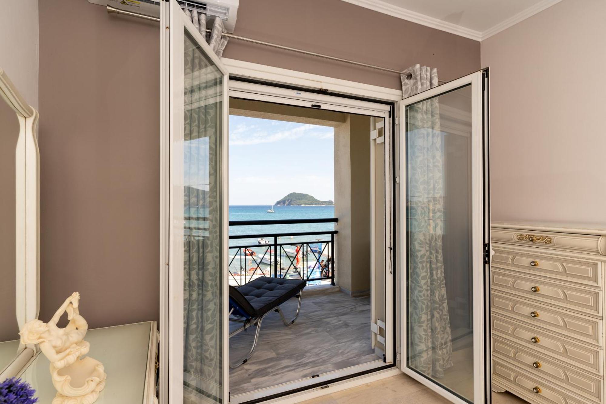Apartment George Beachfront *