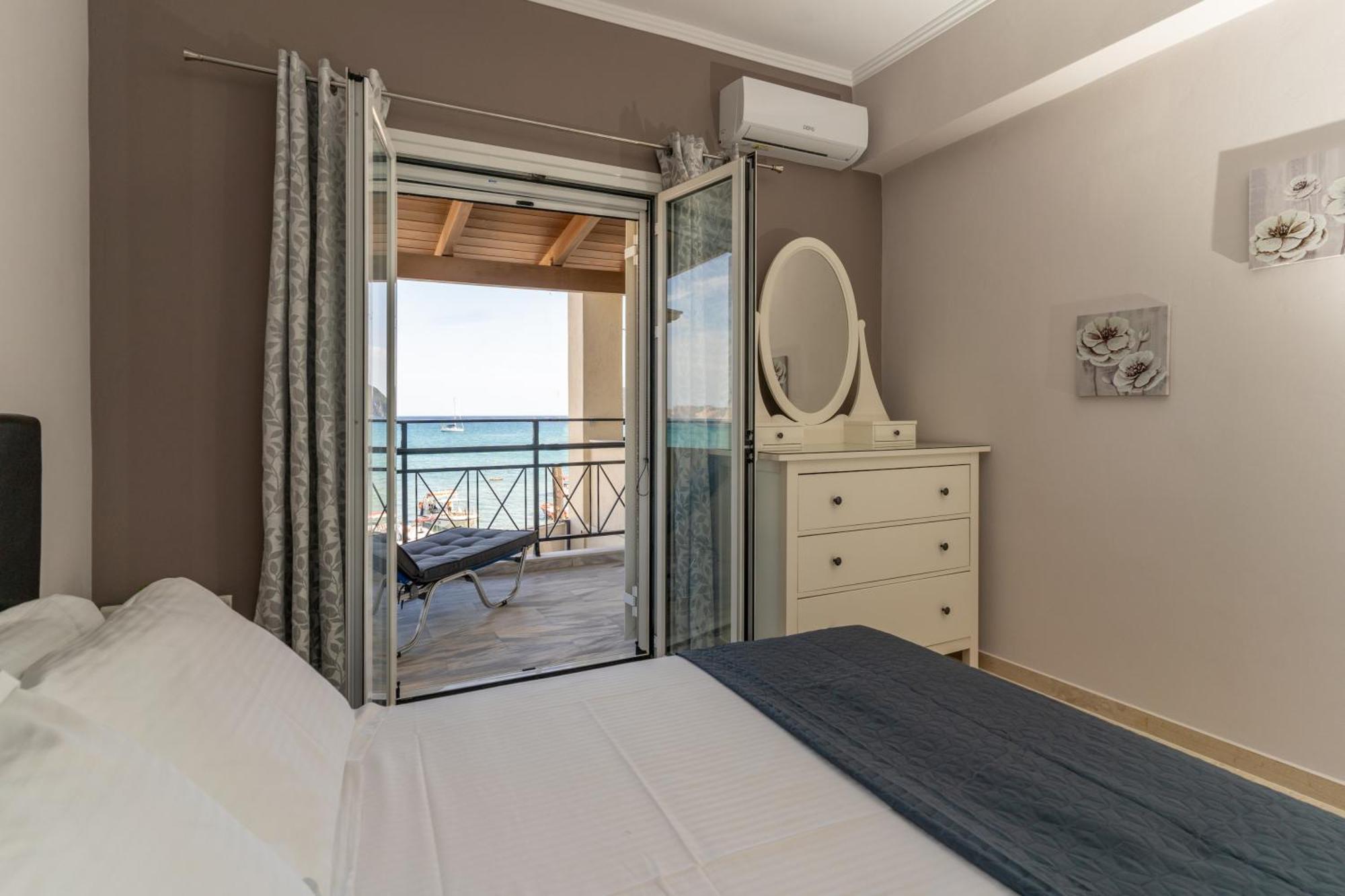 Apartment George Beachfront Lithakia (Zakynthos)